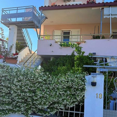 Priam Garden Apartment ดูร์เรส ภายนอก รูปภาพ