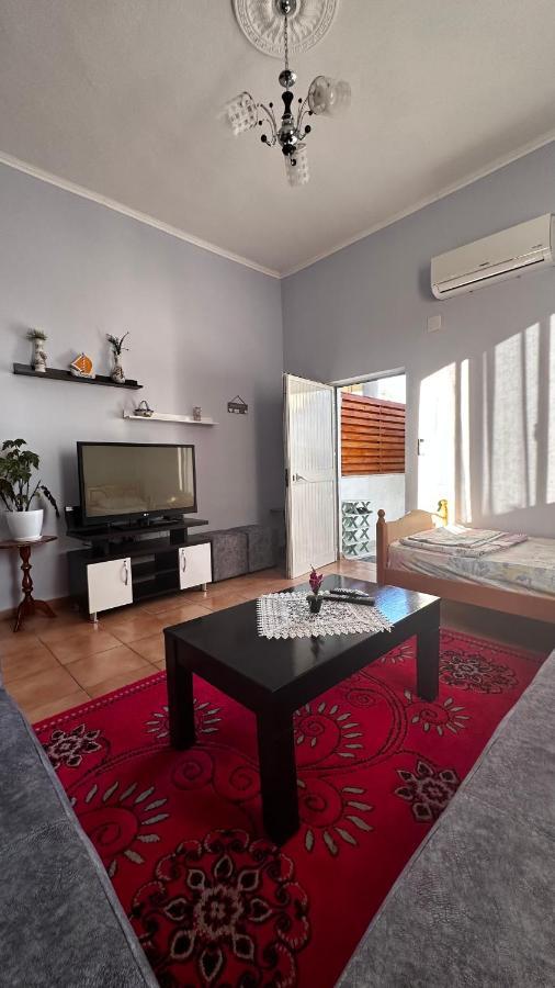 Priam Garden Apartment ดูร์เรส ภายนอก รูปภาพ